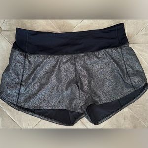 Lululemon size 8 speed up shorts black/silver foil